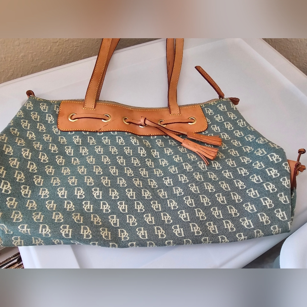 4 Purse Bundle - image 8